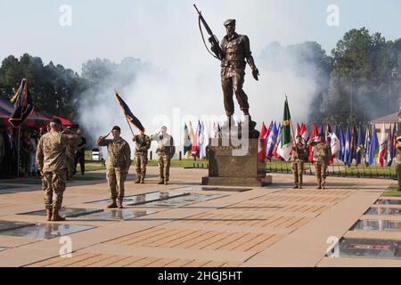 Lt. Gen. Jonathan P. Braga assumes command of U.S. Army Special ...