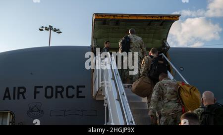 48th Fighter Wing medical personnel board a KC-135 Stratotanker at Royal Air Force Mildenhall, England, to deploy to Ramstein Air Base, Germany, to assist in Operation Allies Refuge Aug. 23, 2021. Operation Allies Refuge is a total force effort including U.S. personnel, local communities and host nation governments assisting in and enabling one of the largest airlift operations to date. Stock Photo