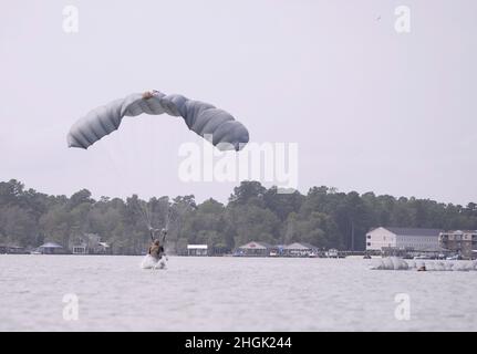 Static line hi-res stock photography and images - Alamy