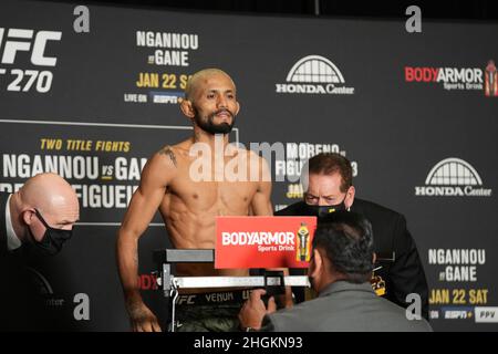 Anaheim, USA. 21st Jan, 2022. ANAHEIM, CA - January 21: Deiveson Figueiredo steps on the scale at Hilton Convention Center for UFC270 - Ngannou vs Gane - Official Weigh-in on January 21, 2022 in Anaheim, California, United States. (Photo by Louis Grasse/PxImages) Credit: Px Images/Alamy Live News Stock Photo