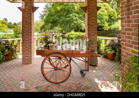 Wooden cart with flowers and plants in the Chicago Botanic Garden, Glencoe, Illinois, USA Stock Photo