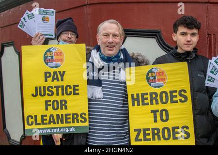 Preston, Lancashire. UK Business: 22 Jan 2022. RMT Union members take Strike Action.  Avanti employees demonstrate against meagre wage increases outside Preston Railway station. Cleaners who clean trains on Avanti West Coast services are outsourced to Atalian Servest, who it is alleged pay less than the Real Living Wage and get no company sick pay. The walkout will begin at 21:552 hours on Thursday 20th January 2022 and end at 21:54 hours on Saturday 22nd January 2022. Atalian Servest employ more than 300 cleaners on Avanti West Coast services. Credit ; MediaWorldImages/AlamyLiveNews Stock Photo