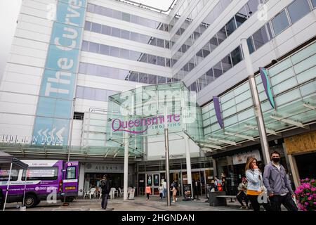 Slough, UK. 10th July, 2021. Shoppers come and go from the Queensmere shopping centre. Plans are shortly expected to be submitted to Slough Borough Co Stock Photo