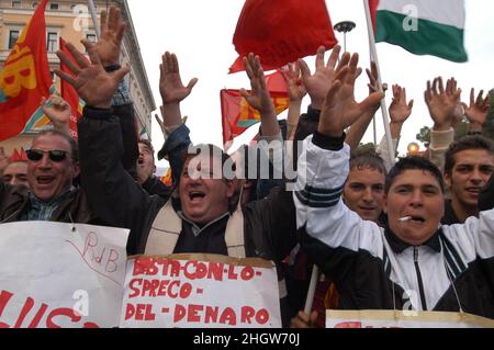 Rome, Italy 22/11/2003: National demonstration for guaranteed social income. © Andrea Sabbadini Stock Photo