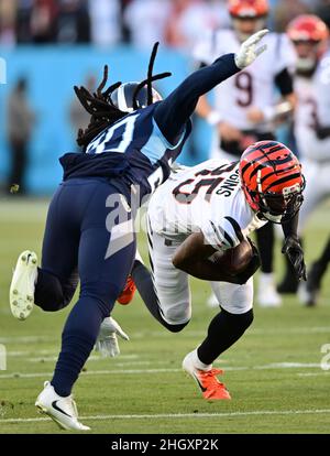 Cincinnati Bengals wide receiver Tee Higgins (5) looks on during warmups  before an NFL football game against the Los Angeles Rams on Monday, Sept. 25,  2023, in Cincinnati. (AP Photo/Emilee Chinn Stock