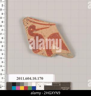 Terracotta fragment of a plate? mid-7th century B.C. Etruscan, Subgeometric, probably Caeretan Part of a bird to right; part of an animal to right?. Terracotta fragment of a plate?. Etruscan, Subgeometric, probably Caeretan. mid-7th century B.C.. Terracotta. Sub-geometric. Vases Stock Photo