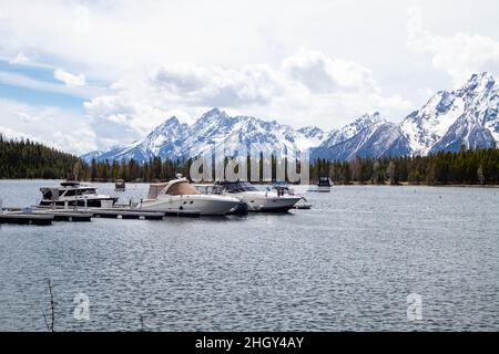 Colter Bay, Leeks Marina, Jackson Lake, Mount Moran, Grand Teton National Park, Alta, Wyoming, USA, horizontal Stock Photo