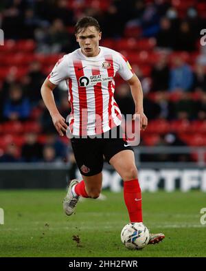 Sunderland's Callum Doyle dribbles with the ball during the Sky Bet League One match at the Stadium of Light, Sunderland. Picture date: Saturday January 22, 2022. Stock Photo