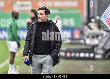 Fuerth, Germany. 22nd Jan, 2022. Germany, Fuerth, Sportpark Ronhof Thomas Sommer - 22 Jan 2022 - Fussball, 1.Bundesliga - SpVgg Greuther Fuerth vs. FSV Mainz 05 Image: Trainer Stefan Leitl (SpVgg Greuther Fürth) before his SKY pregame interview. DFL regulations prohibit any use of photographs as image sequences and or quasi-video Credit: Ryan Evans/Alamy Live News Stock Photo