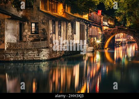 illuminated Zhouzhuang water town at night, Jiangsu, China Stock Photo