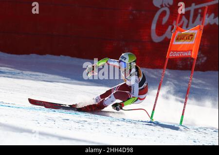 Olympia slope, Cortina d'Ampezzo, Italy, January 23, 2022, Mirjam Puchner (AUT) during 2022 FIS Ski World Cup - Women Super Giant - alpine ski race Credit: Live Media Publishing Group/Alamy Live News Stock Photo