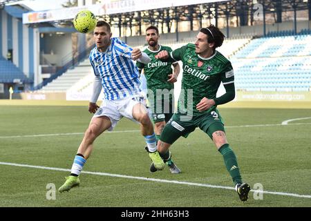 Stadio Paolo Mazza, Ferrara, Italy, January 22, 2022, Mattia Finotto (Spal) and Maxime Leverbe (Pisa) fight for the ball  during  SPAL vs AC Pisa - It Stock Photo