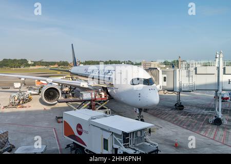 Singapore - January 2022: Singapore Airlines aircraft on the runway of Singapore Changi Airport. Singapore Airlines is the flag carrier of Singapore Stock Photo