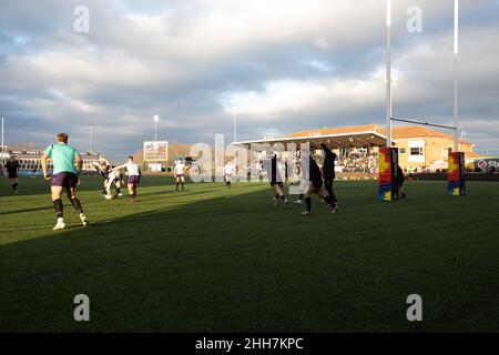 Newcastle, UK. 23rd Jan, 2022. NEWCASTLE UPON TYNE, UK. JAN 23RD Thunder players warm-up before the Friendly match between Newcastle Thunder and Wigan Warriors at Kingston Park, Newcastle on Saturday 22nd January 2022. (Credit: Chris Lishman | MI News) Credit: MI News & Sport /Alamy Live News Stock Photo