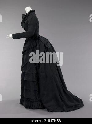 Mourning ensemble 187072 American Black mourning dress reached its peak during the reign of Queen Victoria (1819-1901) of the United Kingdom in the second half of the 19th century. Queen Victoria wore Mourning ensemble 187072 American Black mourning dress reached its peak during the reign of Queen Victoria (1819-1901) of the United Kingdom in the second half of the 19th century. Queen Victoria wore