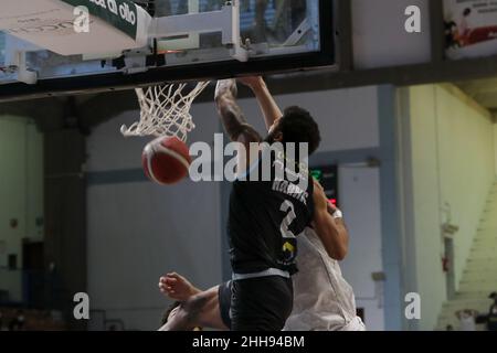 Cremona, Italy. 23rd Jan, 2022. Jalen Harris (Vanoli Cremona) during Vanoli Basket Cremona vs Umana Reyer Venezia, Italian Basketball A Serie Championship in Cremona, Italy, January 23 2022 Credit: Independent Photo Agency/Alamy Live News Stock Photo