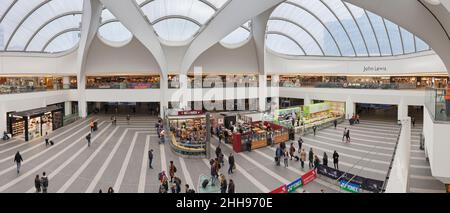 Birmingham New Street railway station, UK.  Grand central shopping centre concourse Stock Photo