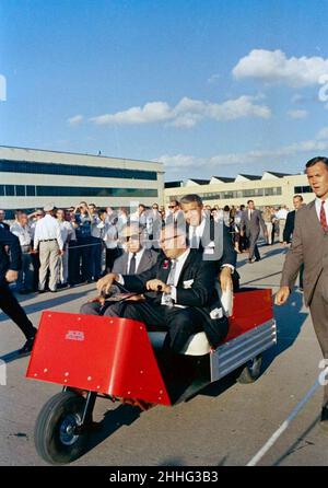 ST-C378-8-62. Director of the George C. Marshall Space Flight Center (MSFC), Dr. Wernher von Braun, at McDonnell Aircraft Corporation in St. Louis, Missouri. Stock Photo
