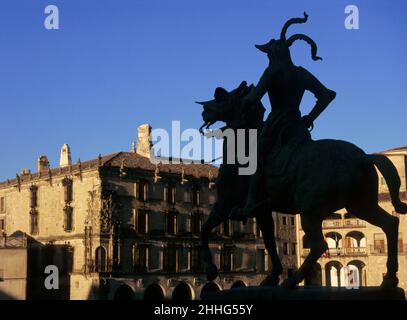 Equestrian statue of Francisco Pizarro in Plaza Mayor, Trujillo, Extremadura, Spain Stock Photo