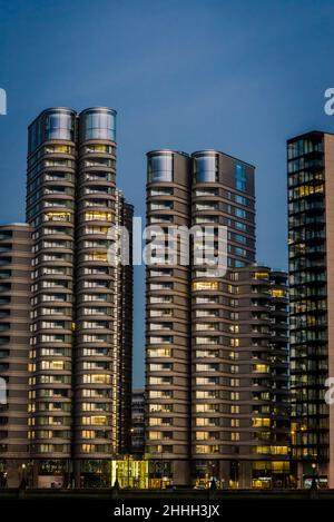 New housing developments comprising modern high-rise towers on Albert Embankment, Vauxhall, London, England, UK Stock Photo