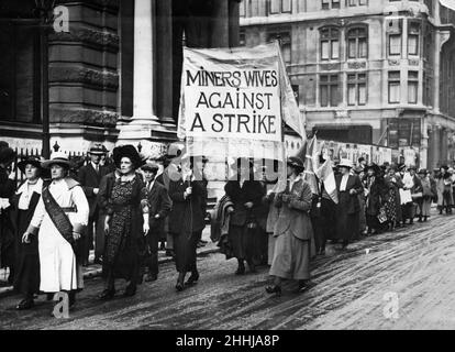 A procession of miners wives protest against the threatened strike in Kings Street, London.23rd September 1920. Stock Photo