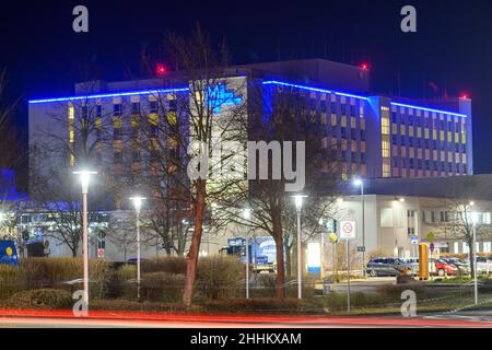 Magdeburg, Germany. 25th Jan, 2022. Morning breaks over the buildings of Magdeburg Hospital. Credit: Klaus-Dietmar Gabbert/dpa-Zentralbild/dpa/Alamy Live News Stock Photo