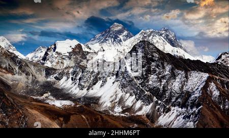View in the evening light from Renjo La Pass 5417 m to the east on Himalaya with Mount Everest, 8848 m, Nuptse, 7879 m and Lhotse, 8516 m, Khumbu Hima Stock Photo