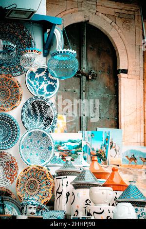 Traditional hand-made Tunisian painted plates for sale in the resort blue town of Sidi Bou Said, Tunisia, North Stock Photo