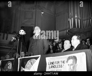 Dr Chaim Weizmann addresses the closing session of the  Zionist Federation meeting at Kingsway Hall, London.17th May 1939. Stock Photo