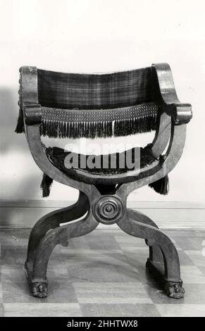 A 15th-century Dantesca-type hip-joint armchair from the Renaissance ...