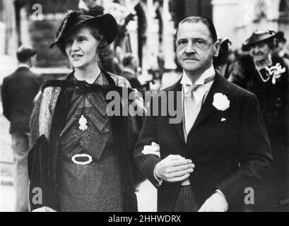 Somerset Maugham and his bride Syrie shortly after their marriage. Stock Photo