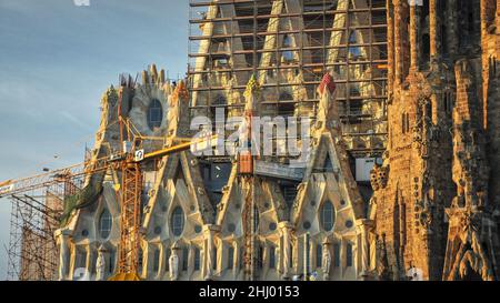 Pinnacles of the Sagrada Familia naves at sunrise (Barcelona, Catalonia, Spain) ESP: Pináculos de las naves laterales de la Sagrada Familia (Cataluña) Stock Photo