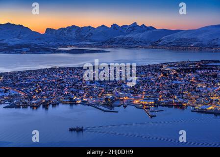 Winter twilight and evening in Tromsø, seen from the viewpoint of Fjellstua Utsiktspunkt via Fjellheisen Tromsø Cable car (Tromsø, Norway) Stock Photo