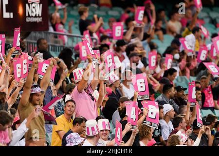 Sydney, Australia, 26 January, 2022. Fans cheer during the Big Bash League Challenger cricket match between Sydney Sixers and Adelaide Strikers at The Sydney Cricket Ground on January 26, 2022 in Sydney, Australia. Credit: Steven Markham/Speed Media/Alamy Live News Stock Photo