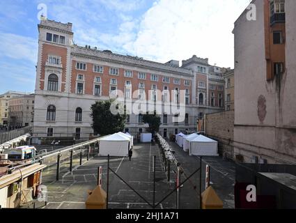 Rome, Italy. 26th Jan, 2022. A drive-thru voting area set up for electors positive to COVID-19 or in quarantine is seen during a voting session to elect the new president of Italy in Rome, Italy, on Jan. 26, 2022. Credit: Alberto Lingria/Xinhua/Alamy Live News Stock Photo