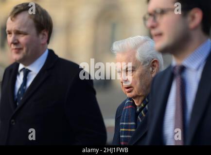 London, UK. 26th Jan, 2022. Former Chancellor of the Exchequer Norman Lamont/Baron Lamont of Lerwick, in Parliament Square Credit: Phil Robinson/Alamy Live News Stock Photo