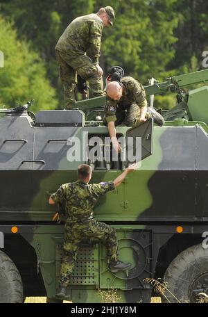 ***FILE PHOTO*** Soldiers of the 132nd Artillery Battalion from Jince practiced shooting with sharp ammunition and fire control at the military area of Brdy, Czech Republic, on August 29, 2012. They fired from a self-propelled gun howitzer DANA (152mm SpGH DANA; ShKH vz. 77). *** The Czech Republic will donate 4,000 artillery shells for some 37 million crowns to Ukraine, the government decided on January 26, 2022, Jakub Fajnor, from the Defence Ministry press section, has told CTK, and the ministry also reported about the gift on its website www.army.cz. (CTK Photo/Petr Eret) Stock Photo