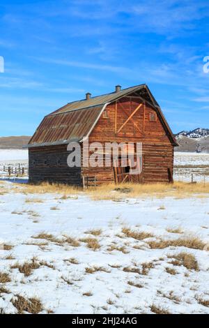 old barn in winter near jens, montana Stock Photo