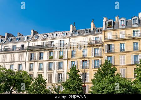 Paris, beautiful buildings, place de la Nation in the 11e arrondissement, in summer Stock Photo