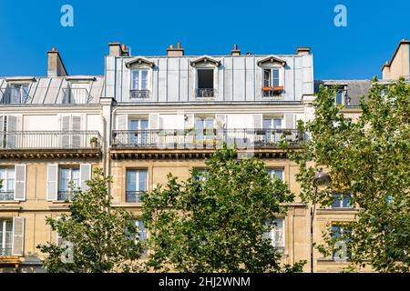 Paris, beautiful buildings, place de la Nation in the 11e arrondissement, in summer Stock Photo