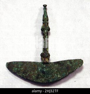 This copper tumi, an Inca ceremonial knife from the 15th–16th century ...