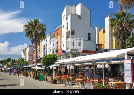 Outdoor retaurants, Vilamoura Marina, Vilamoura, Algarve Region, Portugal Stock Photo