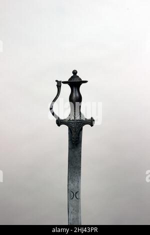 Indian talwar sword hi-res stock photography and images - Alamy