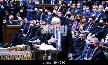 London, UK. 26th Jan, 2022. British Prime Minister Boris Johnson answers questions from the opposition leader Keir Starmer in the Houses of Parliament on Wednesday, January 26, 2022. Mr Johnson is under pressure to quit his job following weeks of scandals involving himself and other members of his team during lockdown. Photo by Hugo Philpott/UPI Credit: UPI/Alamy Live News Stock Photo