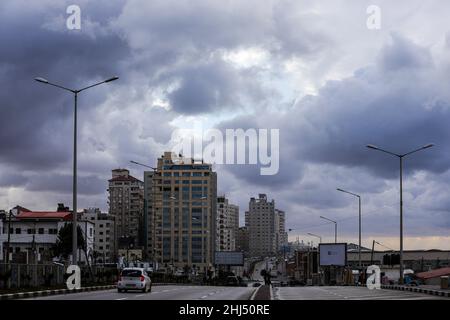 Gaza, Palestine. 26th Jan, 2022. A general view of Gaza City as regional winter storm 'Elpis' begins in Gaza after affecting Israel and the Palestinian territories and hitting Turkey and Greece. Credit: SOPA Images Limited/Alamy Live News Stock Photo