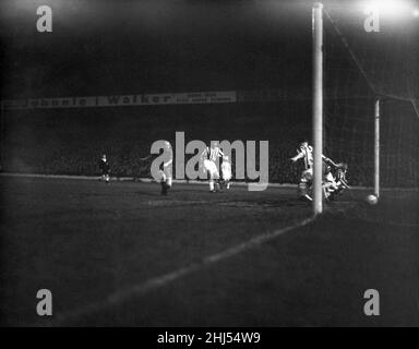 West Bromwich Albion 6- 5 Red Army, friendly european football match played under floodlights at The Hawthorns, Tuesday 29th October 1957. Red Army aka PFC CSKA Moscow aka PFC Central Sport Club of the Army, Moscow aka CSKA Moscow. Stock Photo