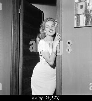 Abbe Lane, American singer and actress, in Rome, to star in film The