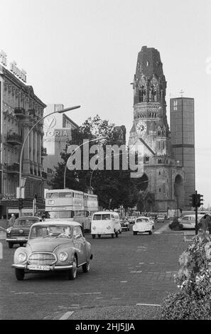 Scenes in West Berlin, West Germany showing daily life continuing as normal soon after the start of the construction of the Berlin Wall. 18th August 1961. Stock Photo