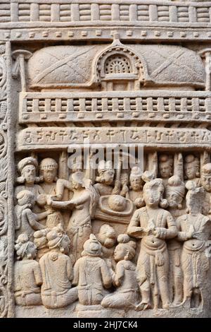 Stupa No 1, South Gateway, Left Pillar, Inside Panel 3 :Headdress as an object worshipped in the center of the panel.  World Heritage Site, Sanchi, Ma Stock Photo