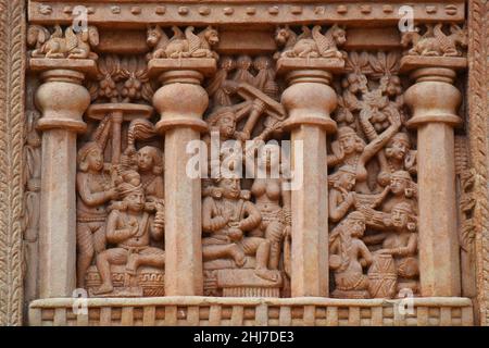 Stupa No 1, East Gateway, Right Pillar, Front Face: Panel 3. Depicts the heaven of Tushita. Full panel depicts the six heavens of Buddhists. World Her Stock Photo